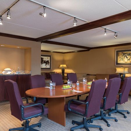 Holiday Inn Cleveland - South Independence By Ihg Exterior photo