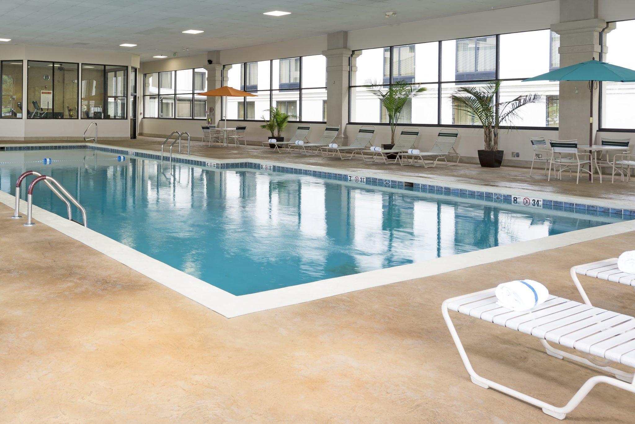 Holiday Inn Cleveland - South Independence By Ihg Exterior photo