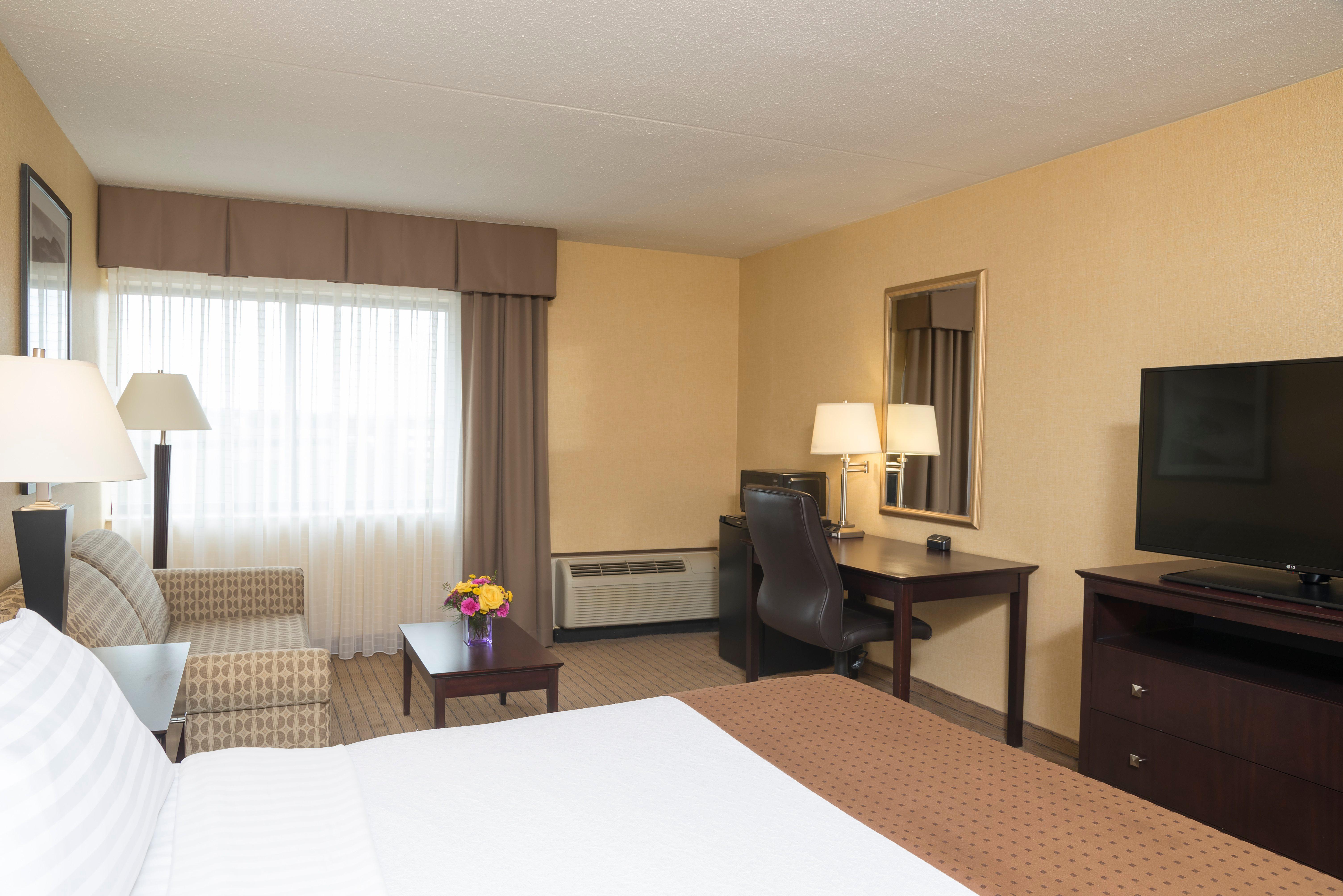 Holiday Inn Cleveland - South Independence By Ihg Exterior photo