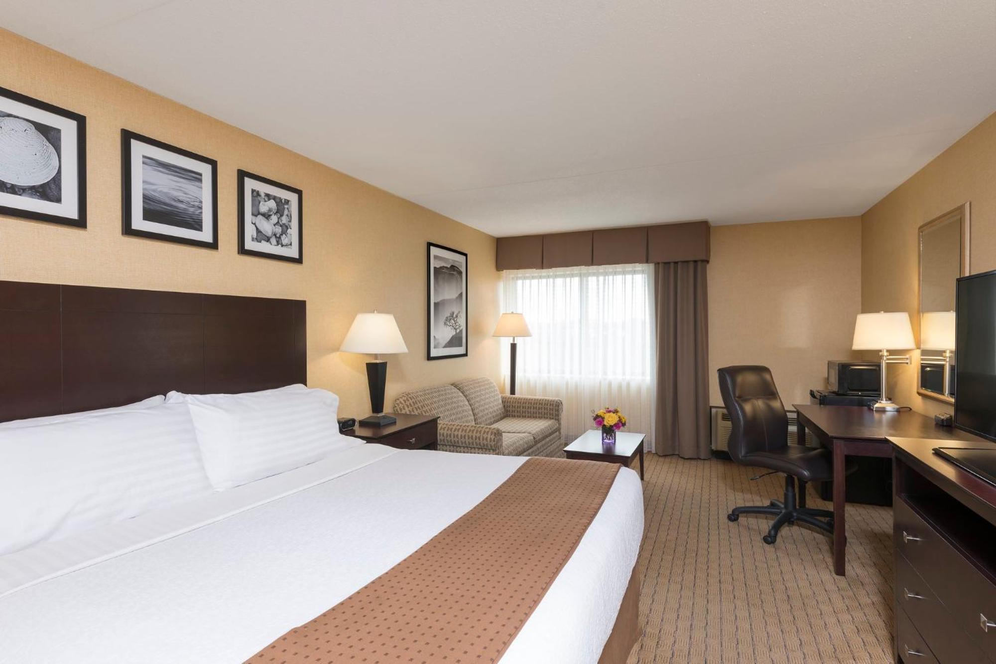 Holiday Inn Cleveland - South Independence By Ihg Exterior photo