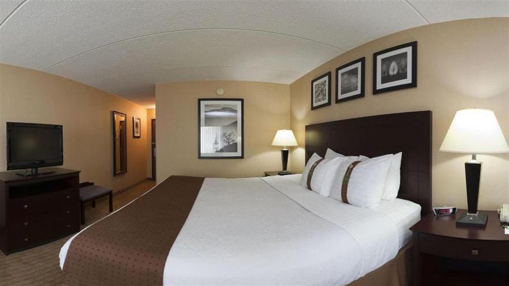 Holiday Inn Cleveland - South Independence By Ihg Exterior photo