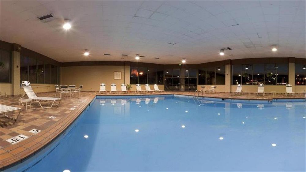 Holiday Inn Cleveland - South Independence By Ihg Exterior photo