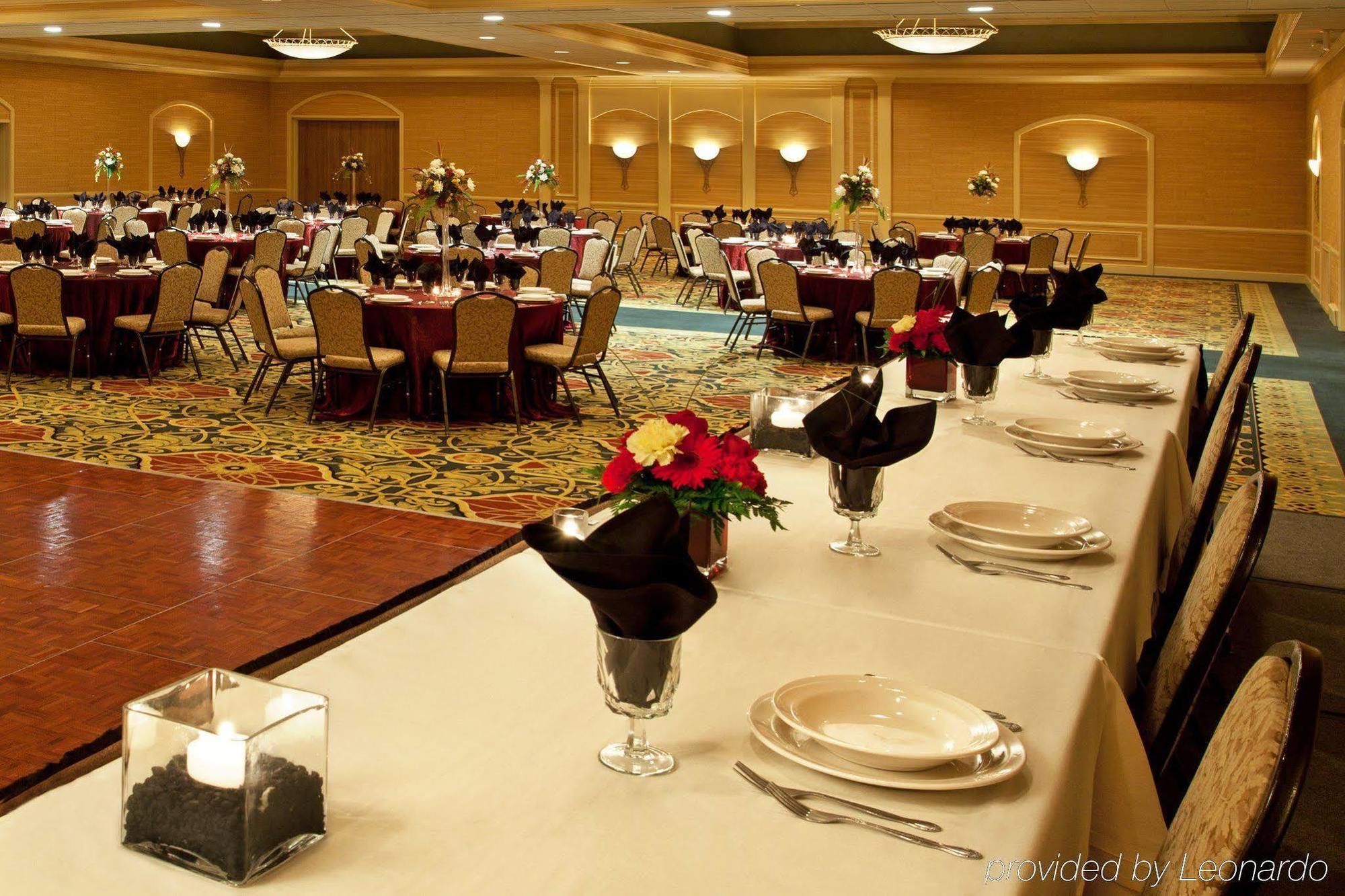 Holiday Inn Cleveland - South Independence By Ihg Restaurant photo