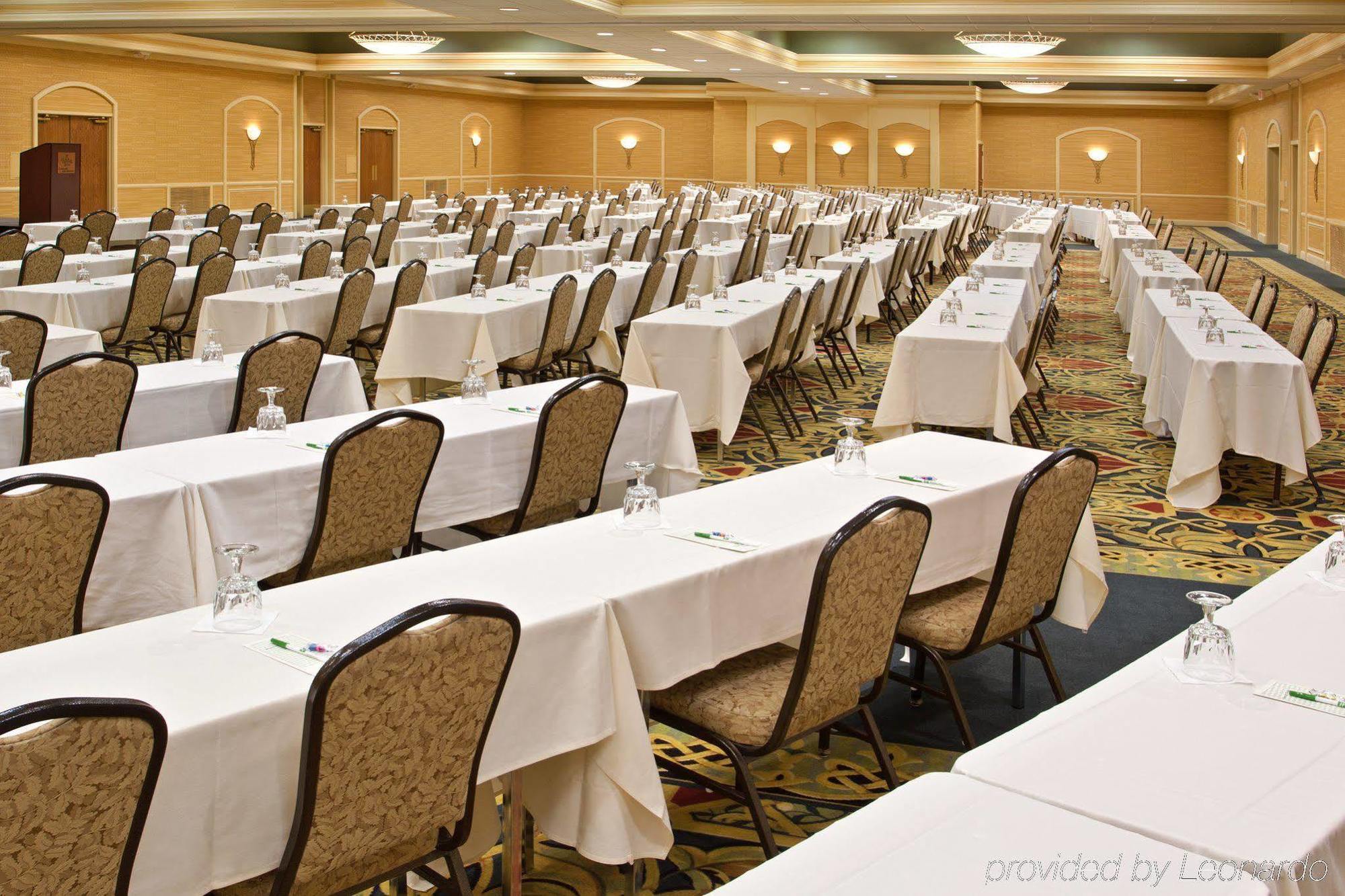 Holiday Inn Cleveland - South Independence By Ihg Exterior photo