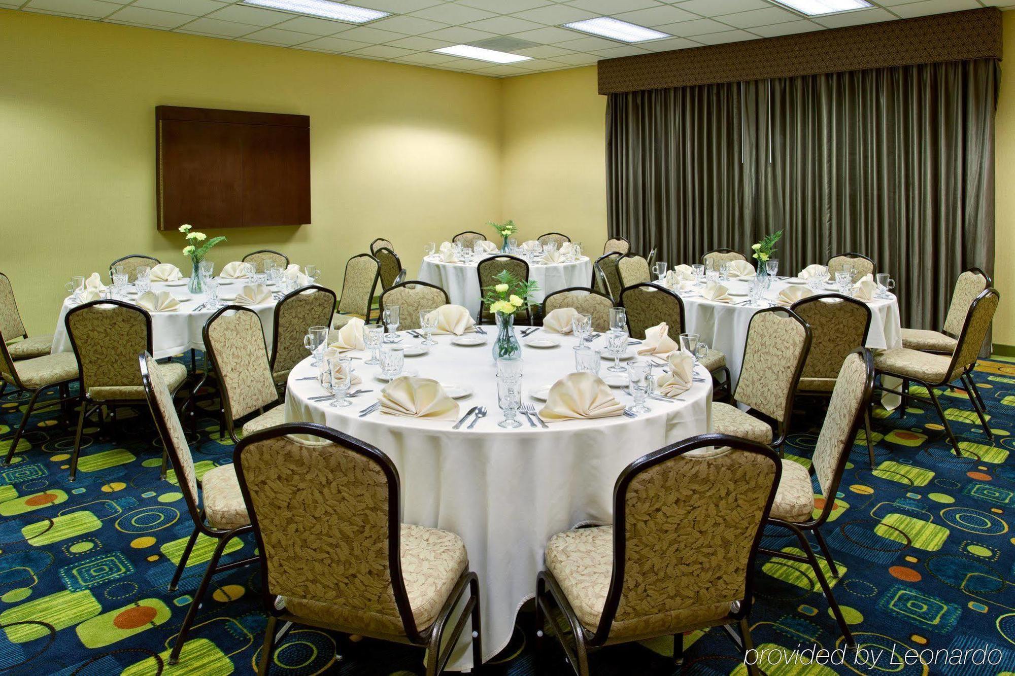 Holiday Inn Cleveland - South Independence By Ihg Exterior photo
